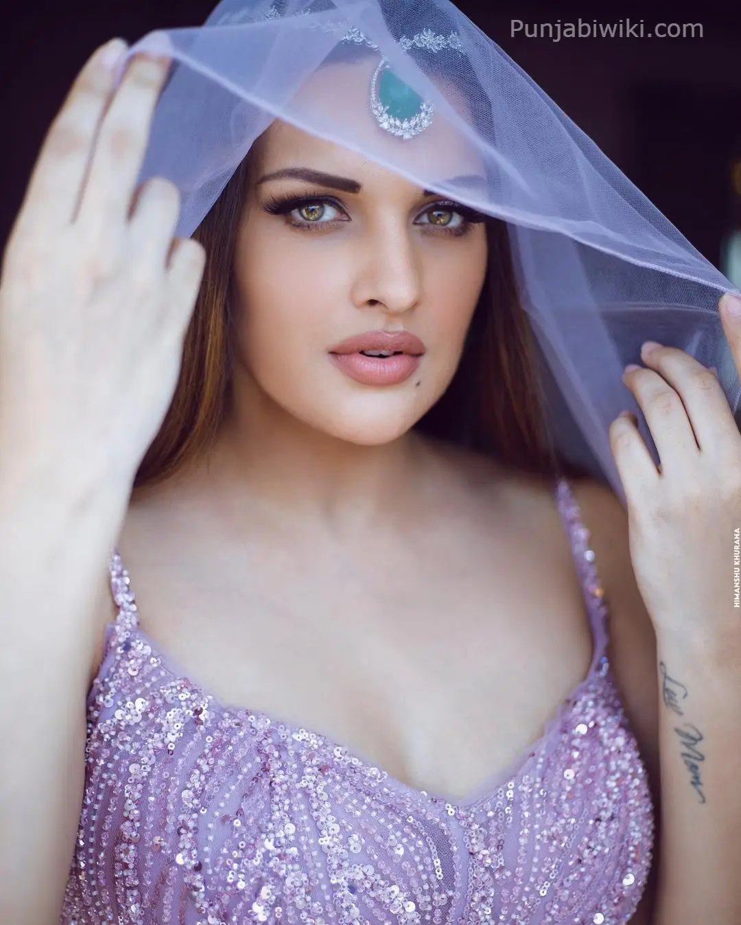 himanshi khurana Image